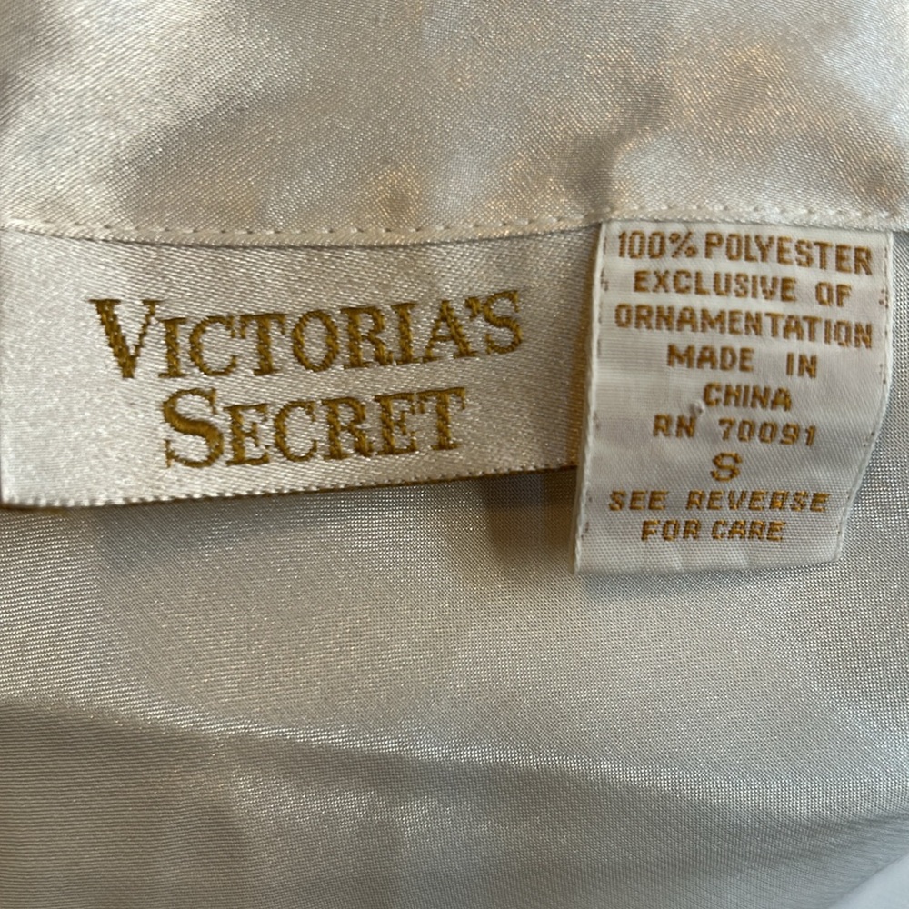 Victoria’s Secret Creamy Satin and Lace Camisole S - Picture 4 of 5